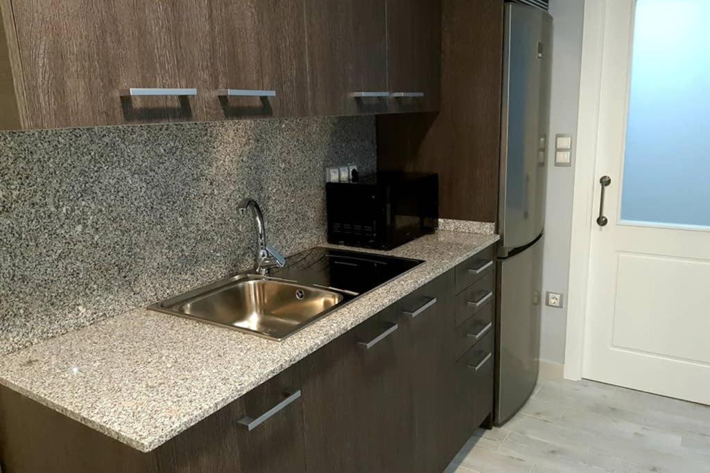 Disfrute De Sus Vacaciones Con Wifi En El Puerto De Carino Apartment Luaran gambar